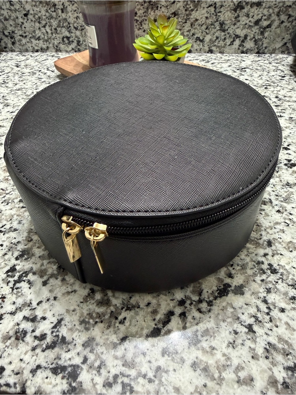 Hudson & Bleecker Black Round Jewelry Travel Case with Gold Zippers